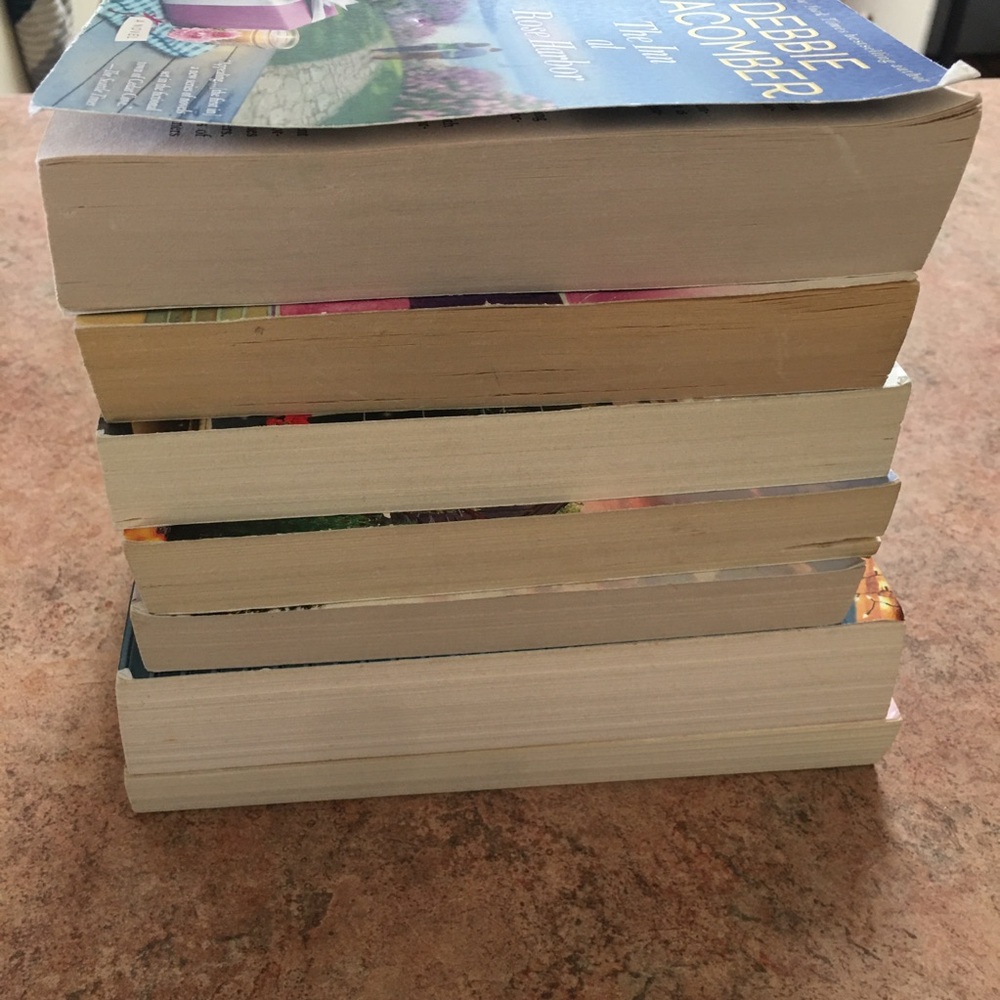 Debbie Macomber Book Collection - Picture 9 of 10